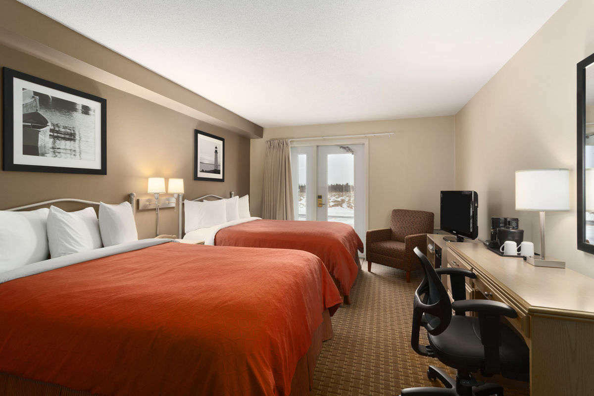 Travelodge Suites By Wyndham Moncton Exterior photo